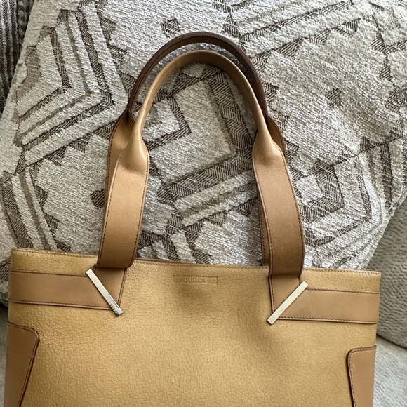Authentic Gucci leather tote bag with handles. - Picture 2 of 10